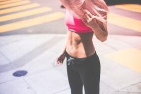 Exercices de perte de poids de l'abdomen et des côtés